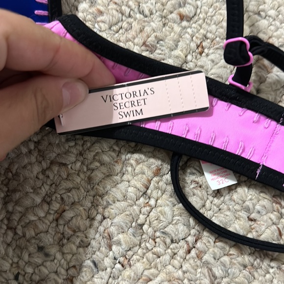 NWT Victoria Secret 32C - Picture 3 of 8
